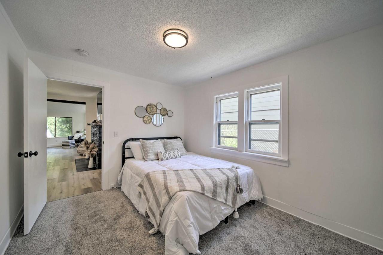 Bright And Airy Liberty Lake Abode With Backyard! Exterior photo